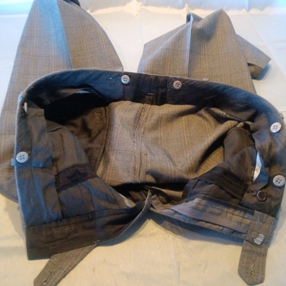 Tailored Suite - Picture 3 of 16